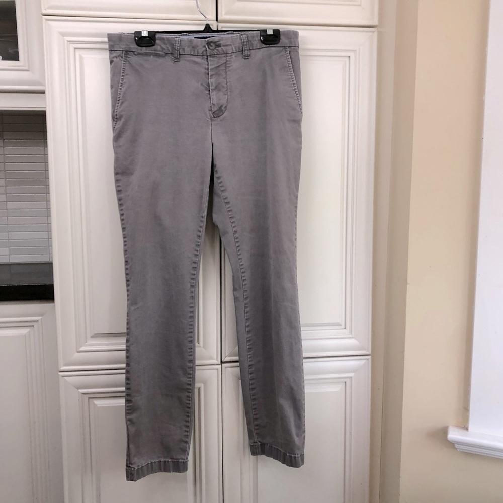 Tommy Hilfiger men’s slim fit khaki pants
